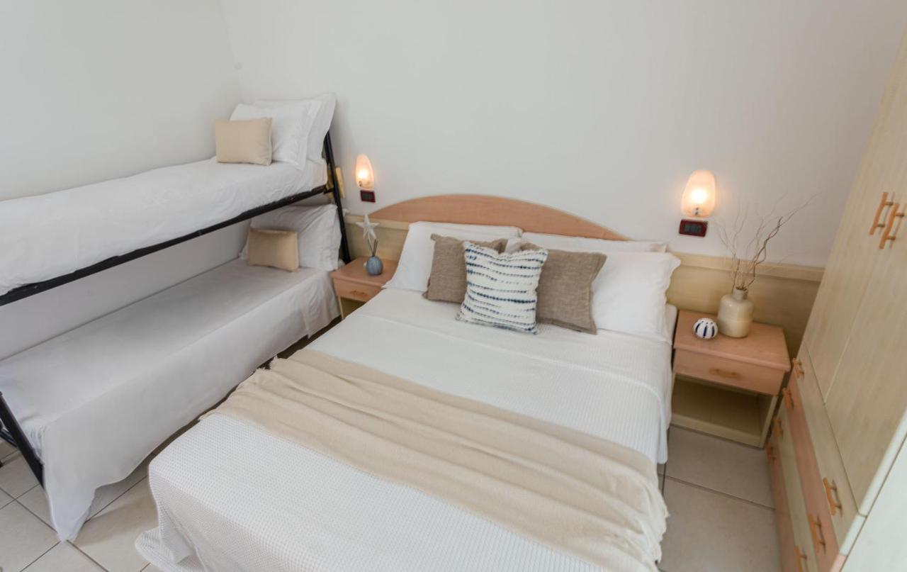 Hotel Teti เบลลาเรีย-อีเจอา มารีนา ภายนอก รูปภาพ