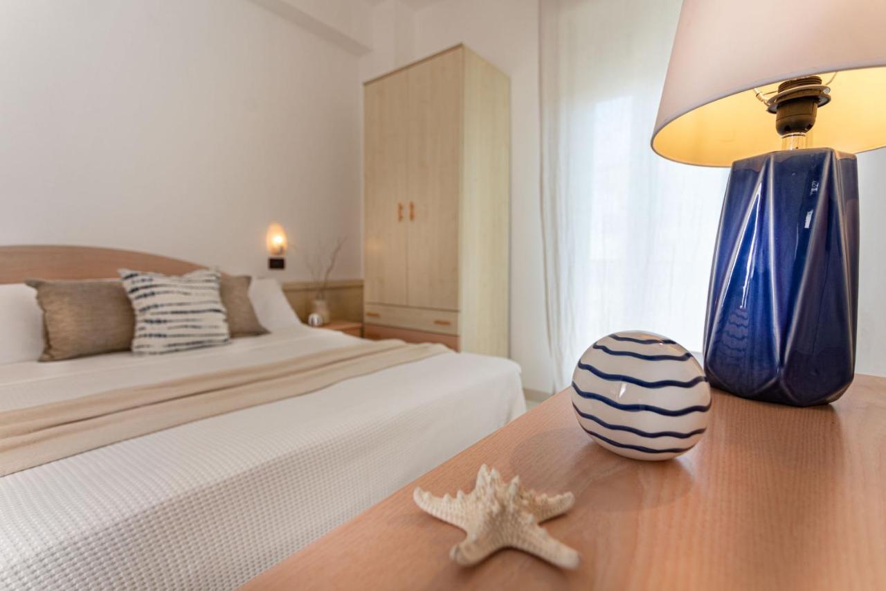 Hotel Teti เบลลาเรีย-อีเจอา มารีนา ภายนอก รูปภาพ