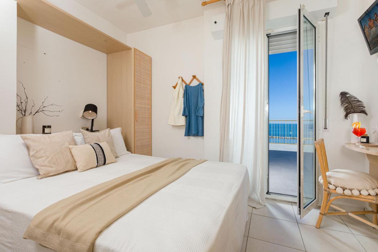 Hotel Teti เบลลาเรีย-อีเจอา มารีนา ภายนอก รูปภาพ