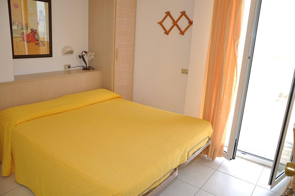 Hotel Teti เบลลาเรีย-อีเจอา มารีนา ภายนอก รูปภาพ