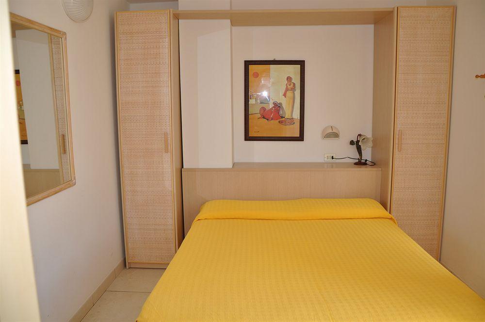 Hotel Teti เบลลาเรีย-อีเจอา มารีนา ภายนอก รูปภาพ